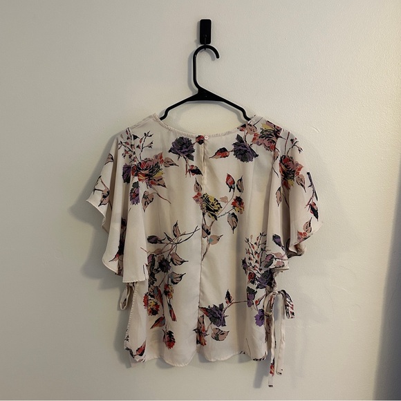 Pink Floral Flutter Sleeve Blouse - M - Picture 2 of 7